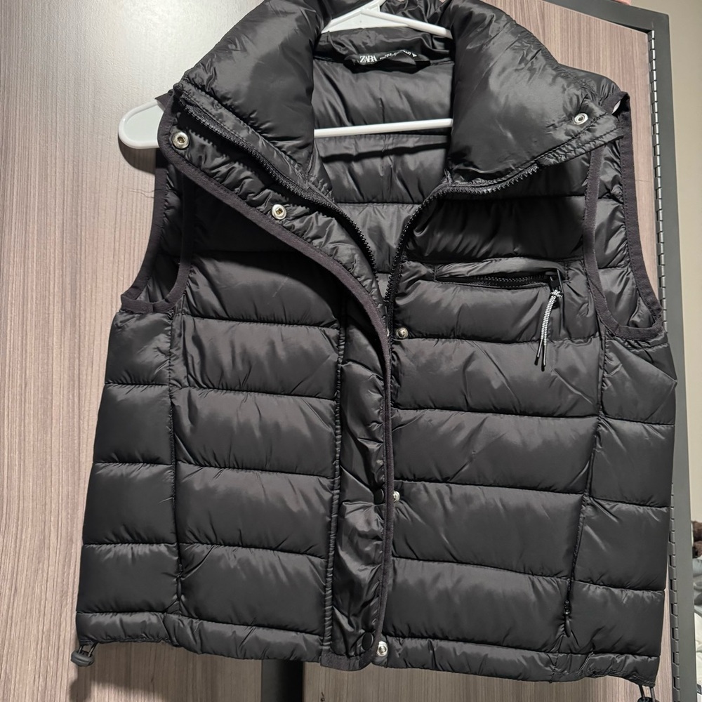 Zara Sleeveless Puffer Jacket Black